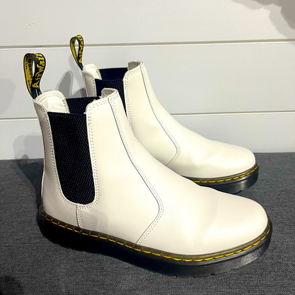 Dr Martens Dorrian chelsea boots in white. - Picture 1 of 4